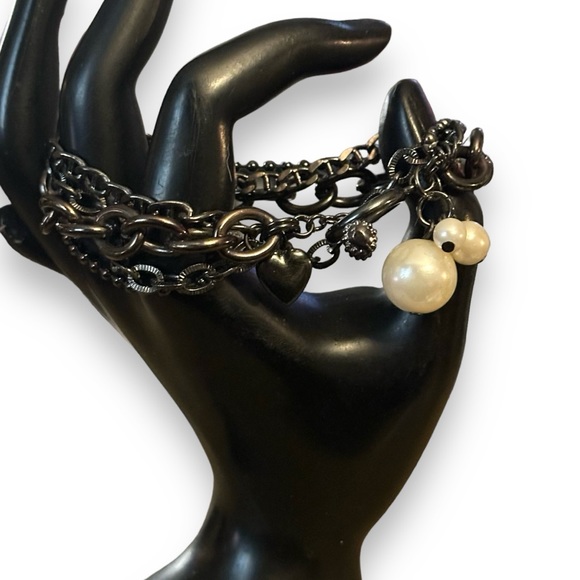 Multi chain gunmetal toggle bracelet - Picture 2 of 5